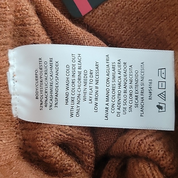 DKNY Cashmere Blend Jogger Set - Picture 16 of 16